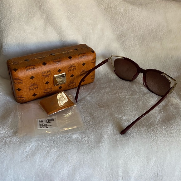 SOLD! NEW MCM 57mm Cat Eye Burgundy Sunglasses - Picture 13 of 15